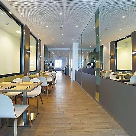 Otel Am Bahnhof 3*