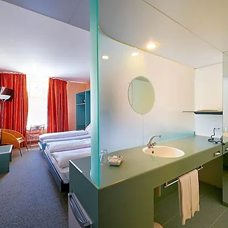 Otel Am Bahnhof 3*