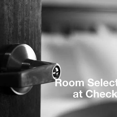 Готель Am Bahnhof