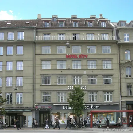 Am Bahnhof