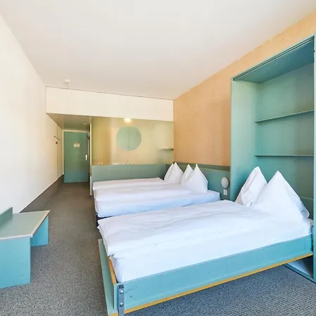 Am Bahnhof 3* Берн